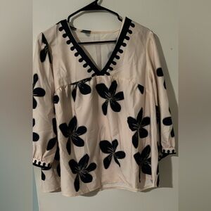 Floral V-Neck Women's Top - Black and Cream